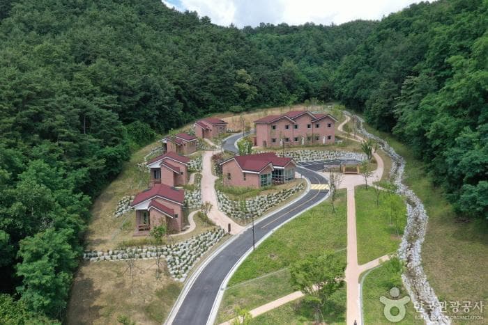 Bonghwa Pavilion Culture Center(봉화정자문화생활관)