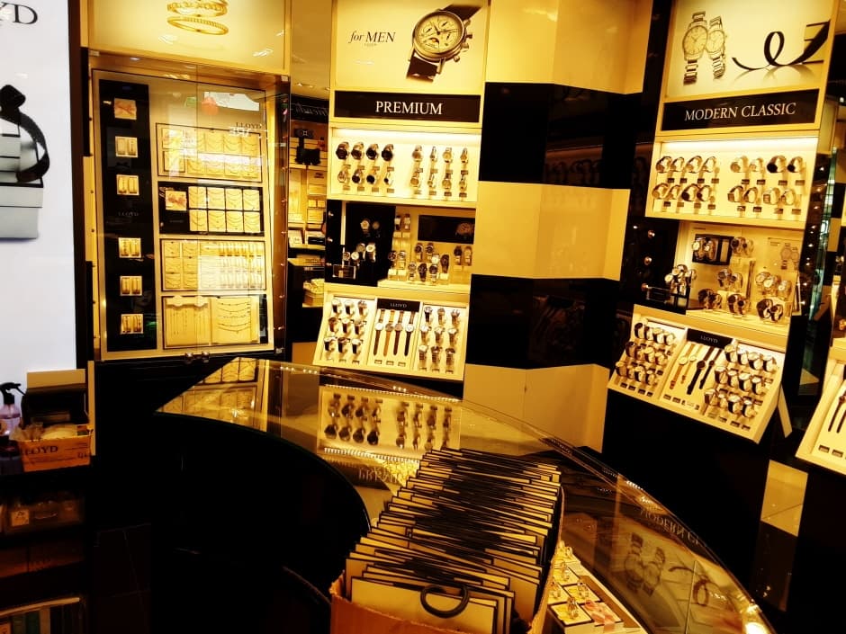 Lloyd - Gwangbok Branch [Tax Refund Shop] (로이드 광복)