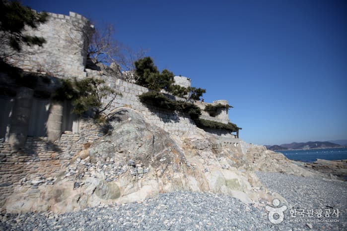 Maemiseong Fortress (매미성)