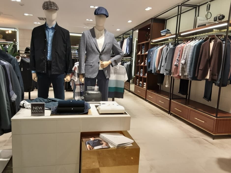 Lf Daks M - Lotte Busan Branch [Tax Refund Shop] (LF 닥스M 롯데부산)