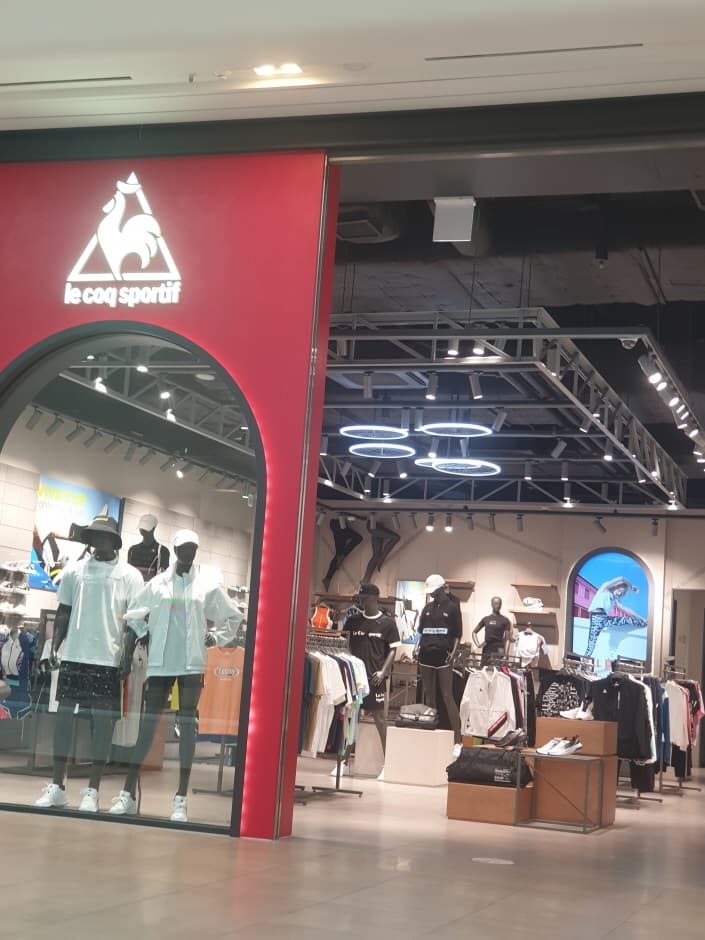 Le Coq Sportif [Tax Refund Shop] (lecoqsportif)