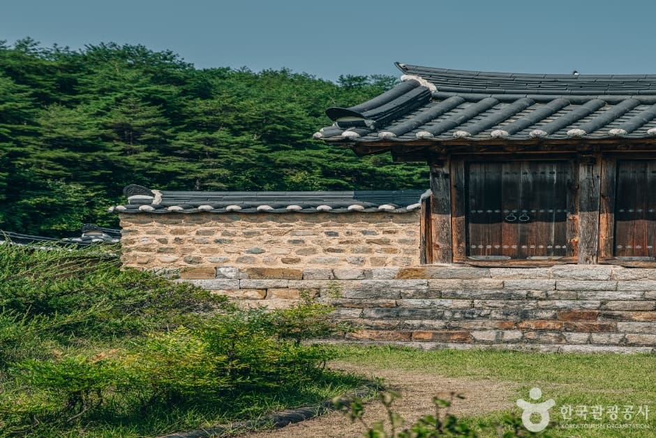 On-gye Jongtaeg  (Sambaegdang) / 온계종택 삼백당