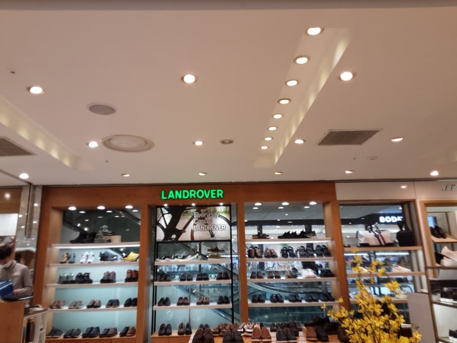 Landrover - Lotte Busan Branch [Tax Refund Shop] (LR롯데서면(금강 랜드로바))