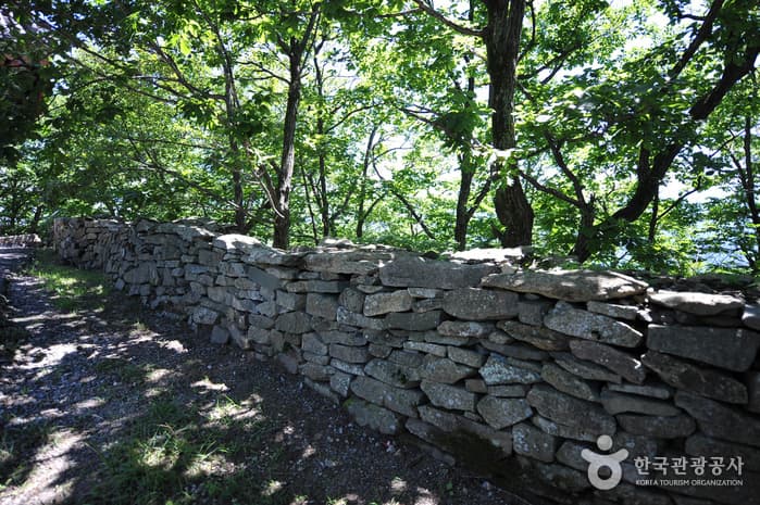 Jeoksangsanseong Fortress (무주 적상산성)