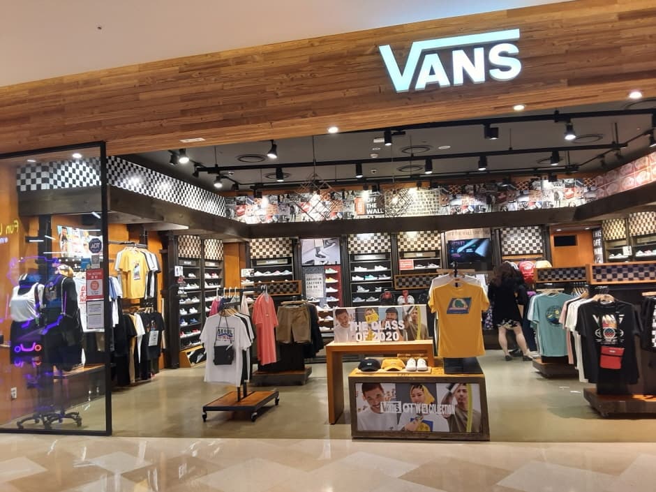 Vans - Lotte World Mall Branch [Tax Refund Shop] (반스 롯데월드몰)