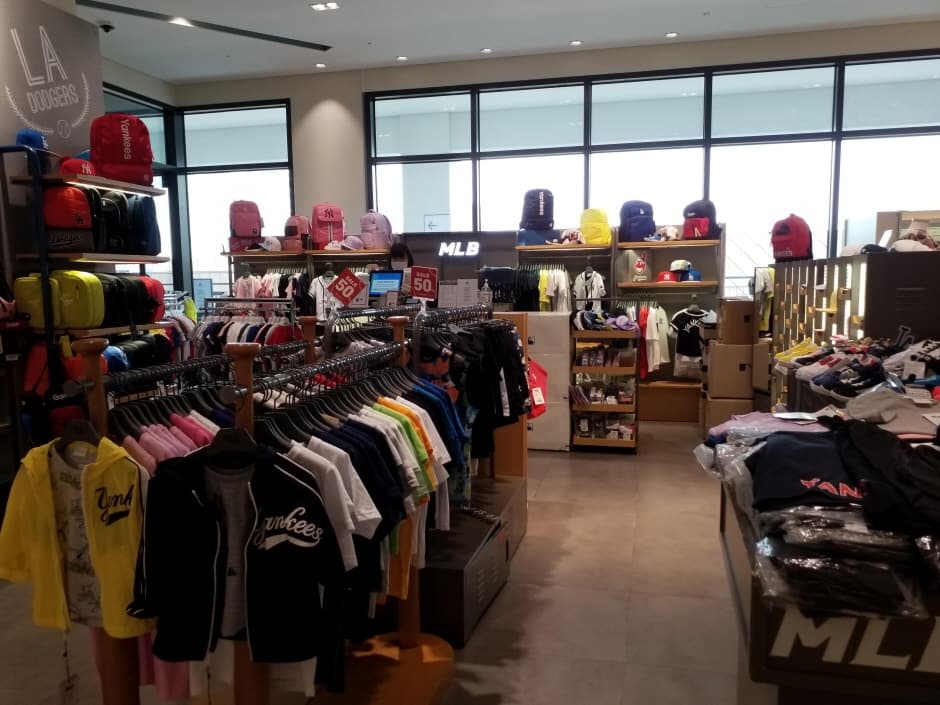 MLB Kids - Hyundai Songdo Branch [Tax Refund Shop] (MLB키즈 현대송도)