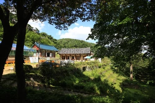 Bonggoksa Temple (봉곡사)