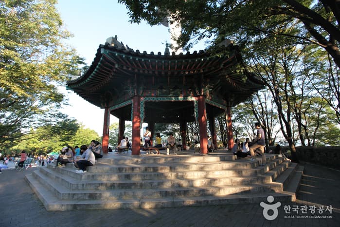 Namsan Octagonal Pavilion (남산 팔각정)