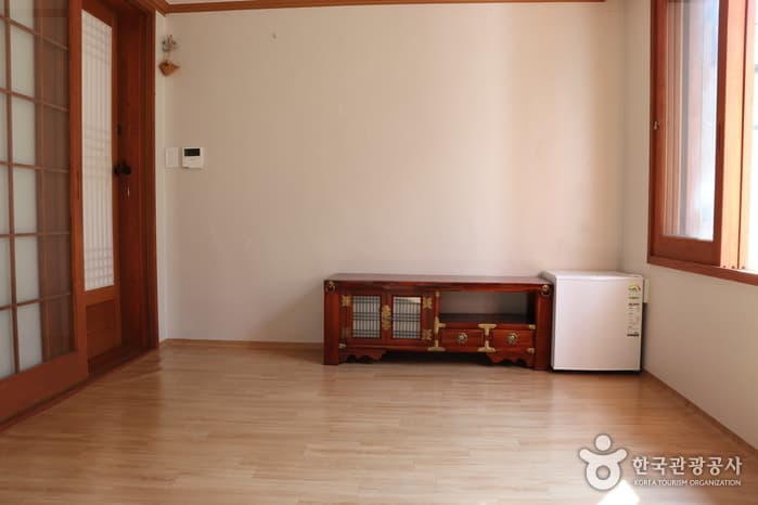 Yeoro(Sansu-dong Hanok Experience Hall) (여로(산수동 한옥체험시설))