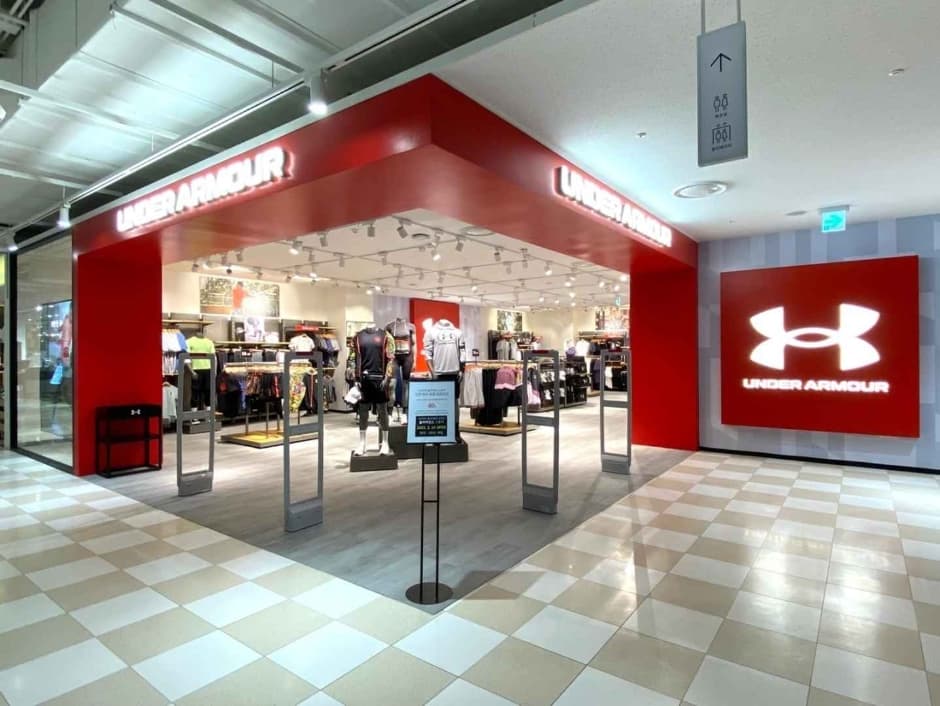 Under Armour [Tax Refund Shop] (언더아머)