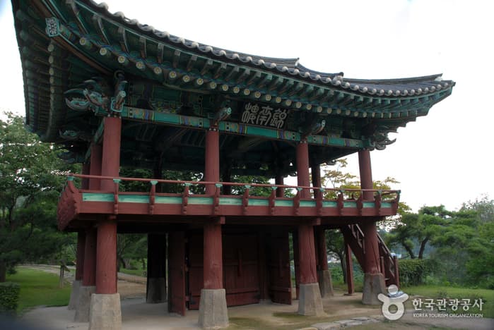 Cheongpung Cultural Heritage Complex (청풍문화재단지)
