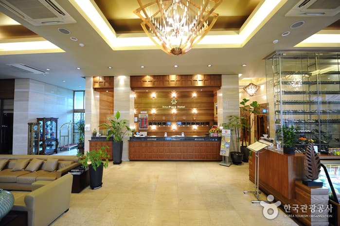 Ritz Plaza Hotel (리츠프라자호텔)