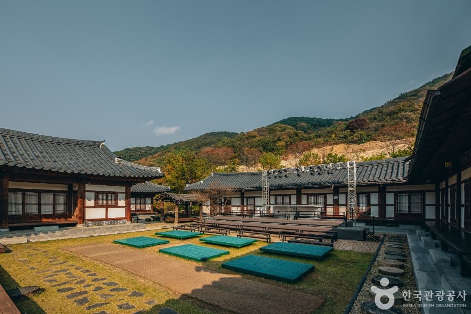 Association for Preservation of Pilbong Farmers Music of Imsil (임실필봉농악보존회)