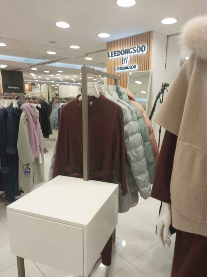 Lee Dong Soo Women [Tax Refund Shop] (이동수우먼)