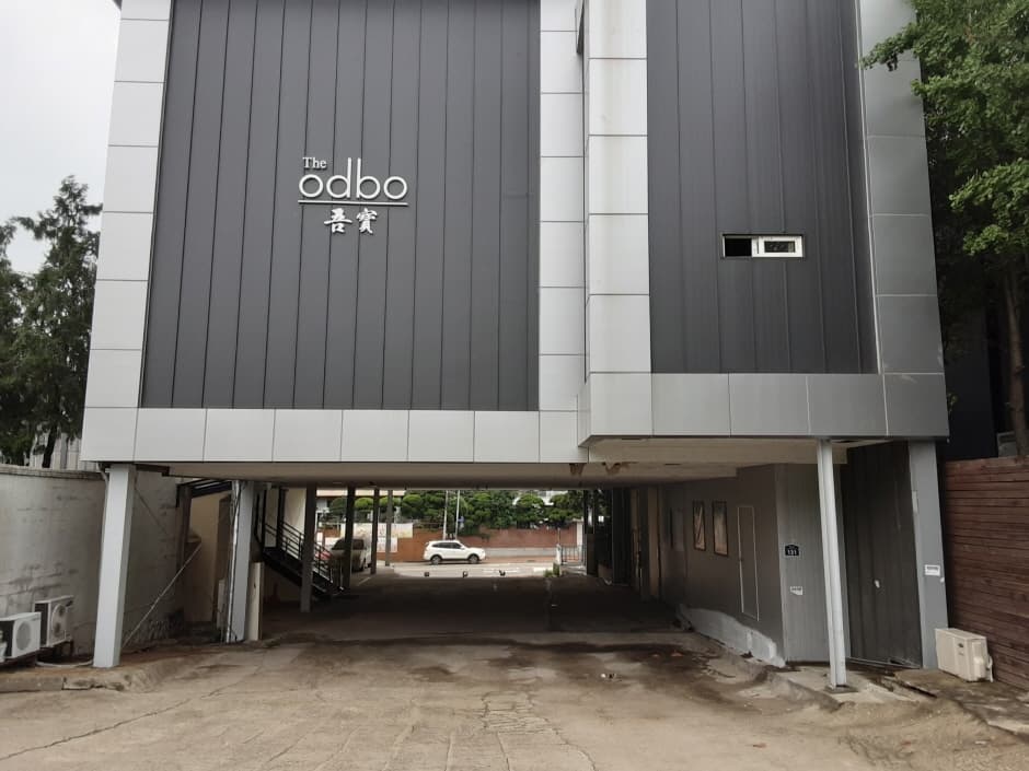 Hwachang Co., Ltd. - Seoul Branch [Tax Refund Shop] (화창토산 서울)