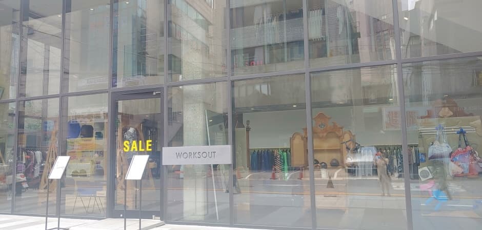 Worksout - Hongdae Ryse Branch [Tax Refund Shop] (웍스아웃 라이즈홍대)