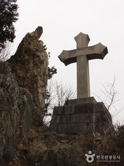 Chimyeongjasan Holy Ground (치명자산성지)