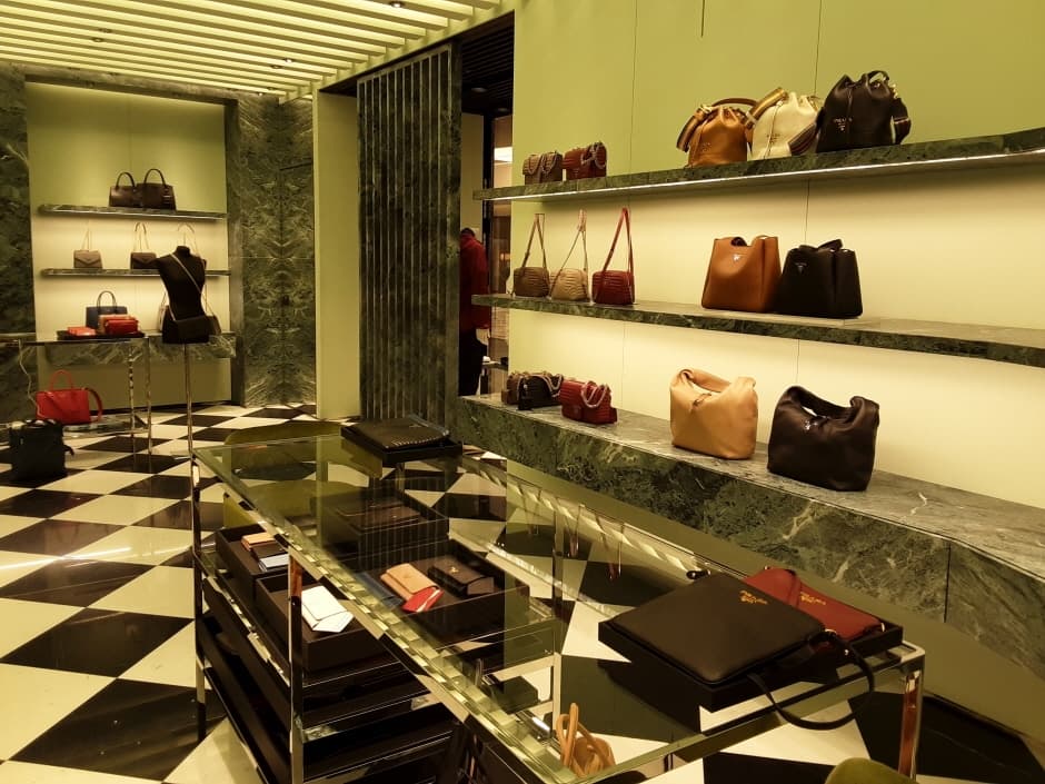 Prada - Shinsegae Daegu Branch [Tax Refund Shop] (프라다 신세계 대구점)