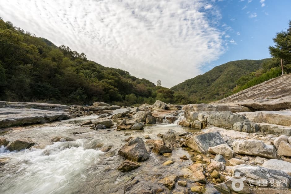 Daegacheongyeogok Valley (Muheulgugok) (대가천계곡(무흘구곡))