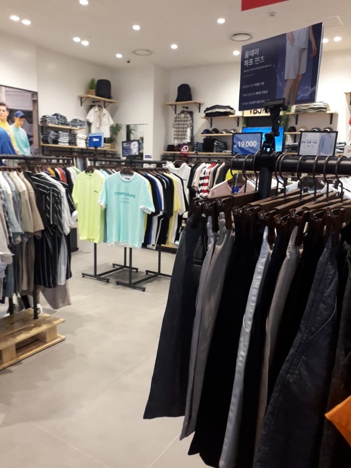 TBJ - Lotte Mall Gunsan Branch [Tax Refund Shop] (TBJ 롯데몰군산)