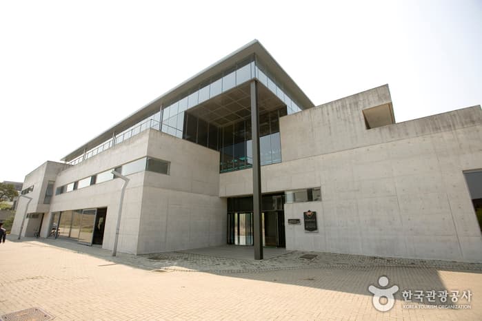 Seoul Action School (Martial Arts Center) (서울액션스쿨 (마샬아트센터))