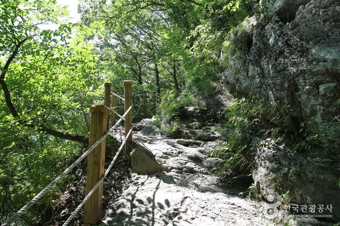 Cheongnyangsan Provincial Park (청량산도립공원)