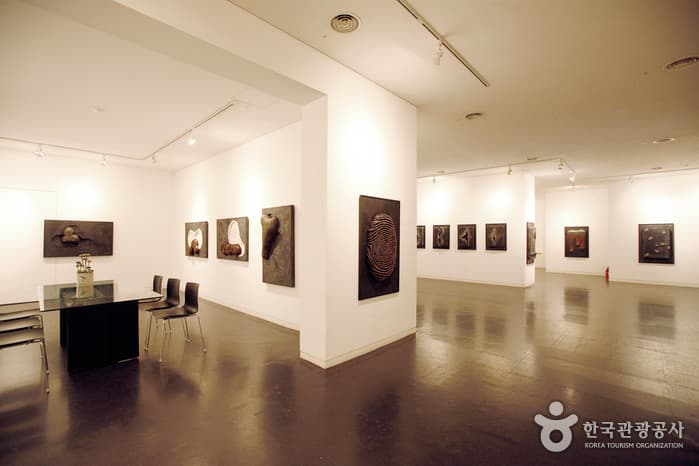 Seoul Art Center Gongpyeong Gallery (서울아트센터 공평갤러리)