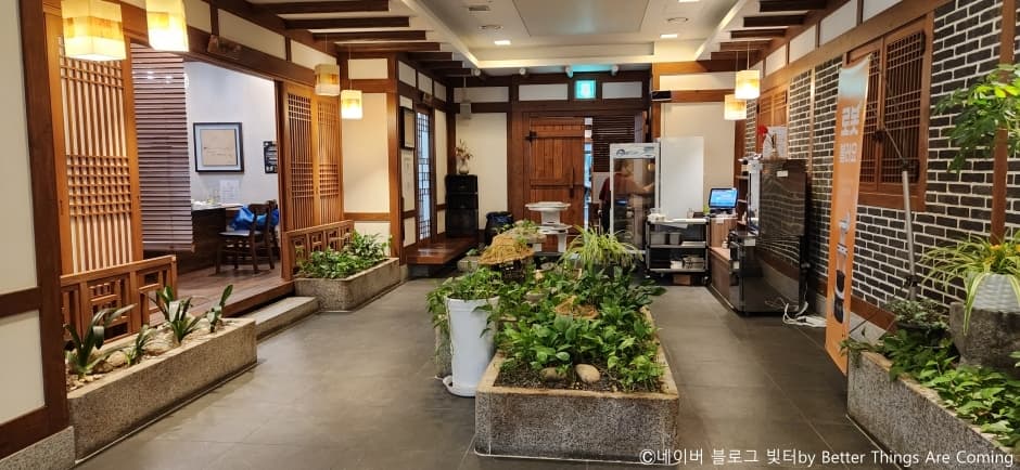 Hoengseong Chukhyup Hanu Plaza Main Branch (횡성축협 한우프라자 본점)