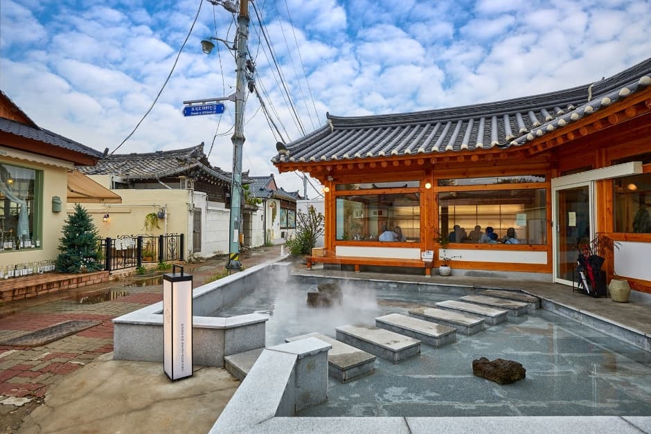 Sugyeongsa (수경사)