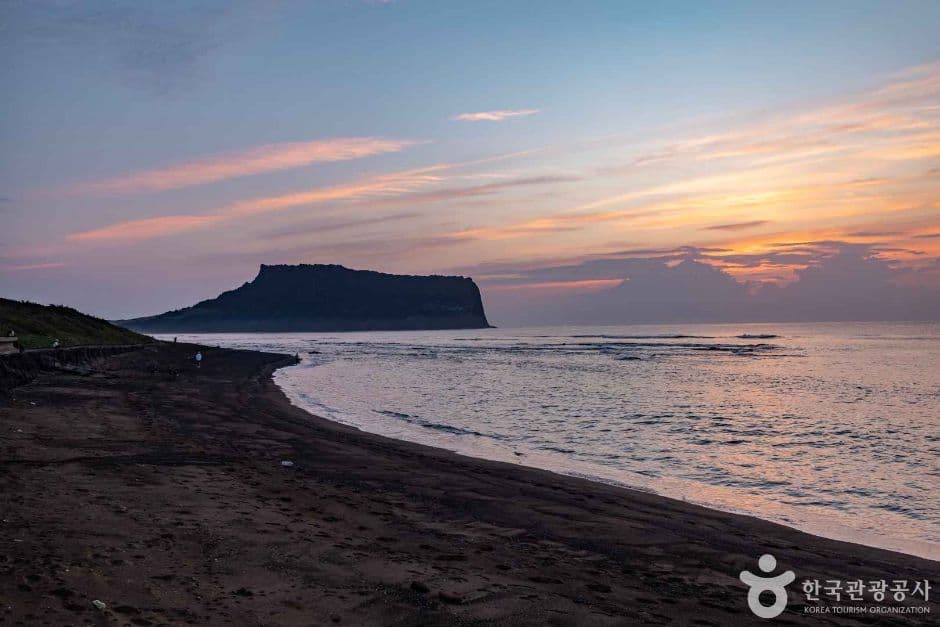 Gwangchigi Beach (광치기해변)