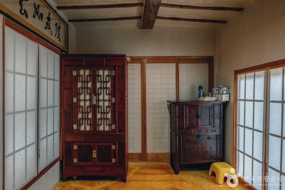 Chunujae House  / 춘우재고택