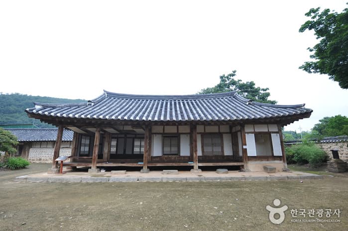 Kim Myeong-gwan's House (정읍 김명관 고택)