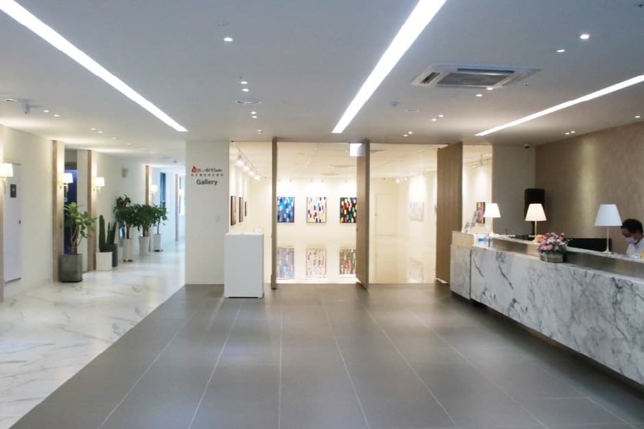 BOK Art Center (비오케이아트센터)