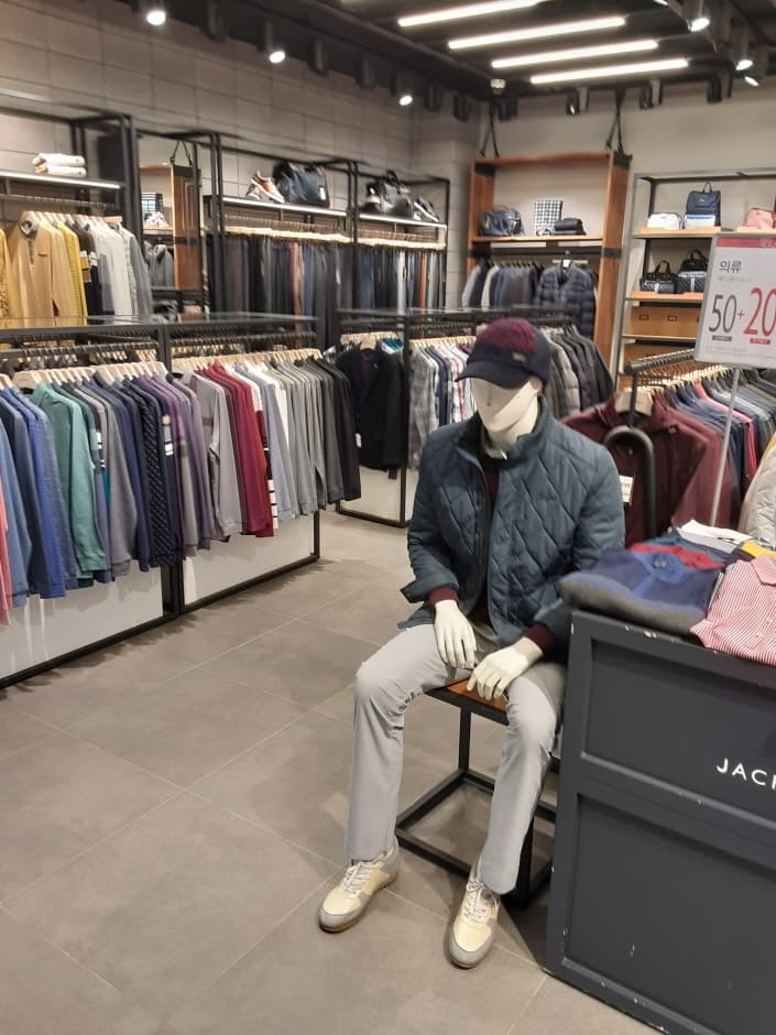 Kolon Jack Nicklaus - Lotte Dongbusan Branch [Tax Refund Shop] (코오롱 잭니클라우스 롯데동부산)