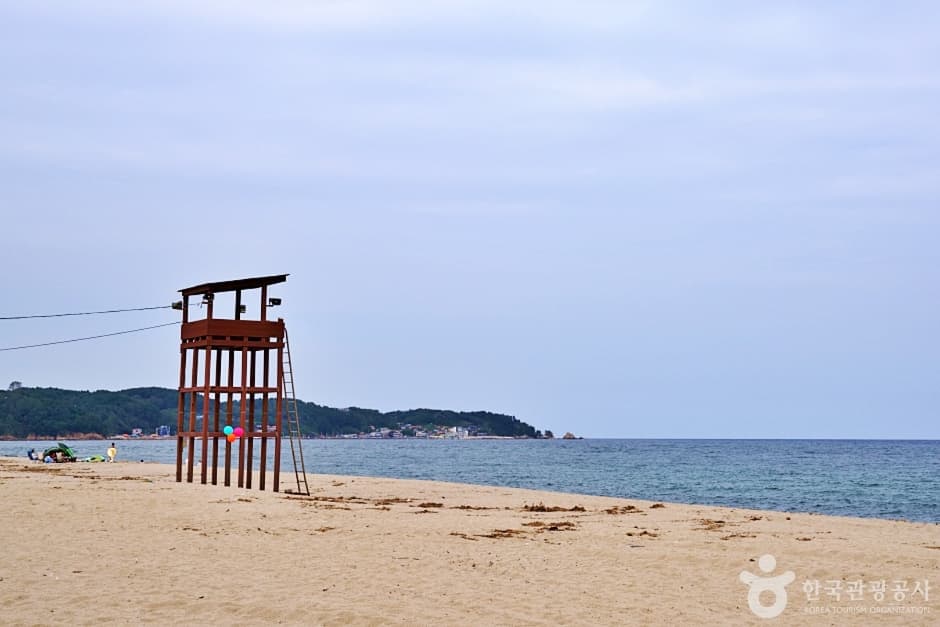 Mangyangjeong Beach (망양정해수욕장)