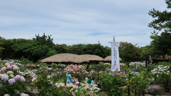Jeju Folk Village (제주민속촌)