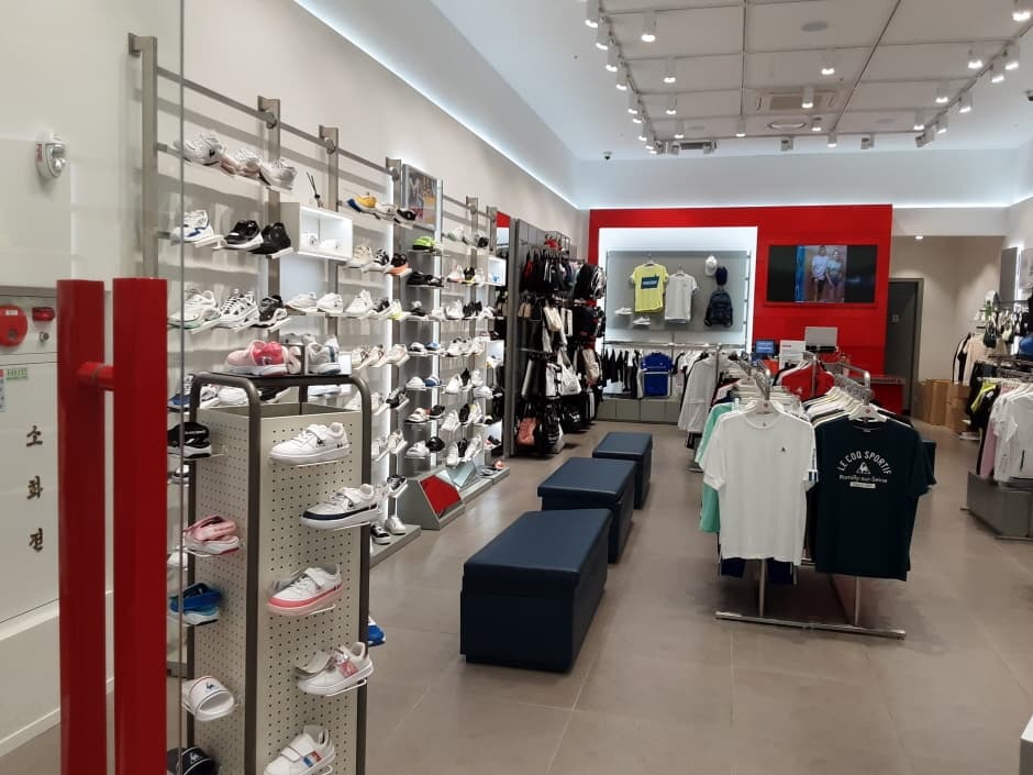 Le Coq Sportif - Starfield Hanam Branch [Tax Refund Shop] (르꼬끄 스타필드하남)