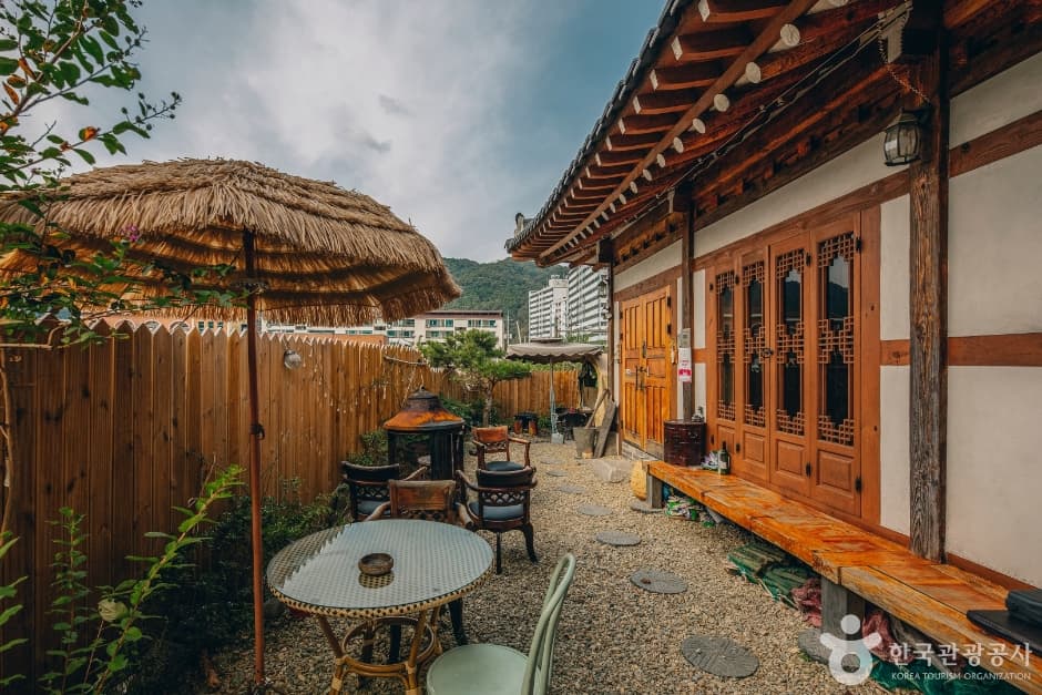 Jungdam Hanok (대성 정담한옥)