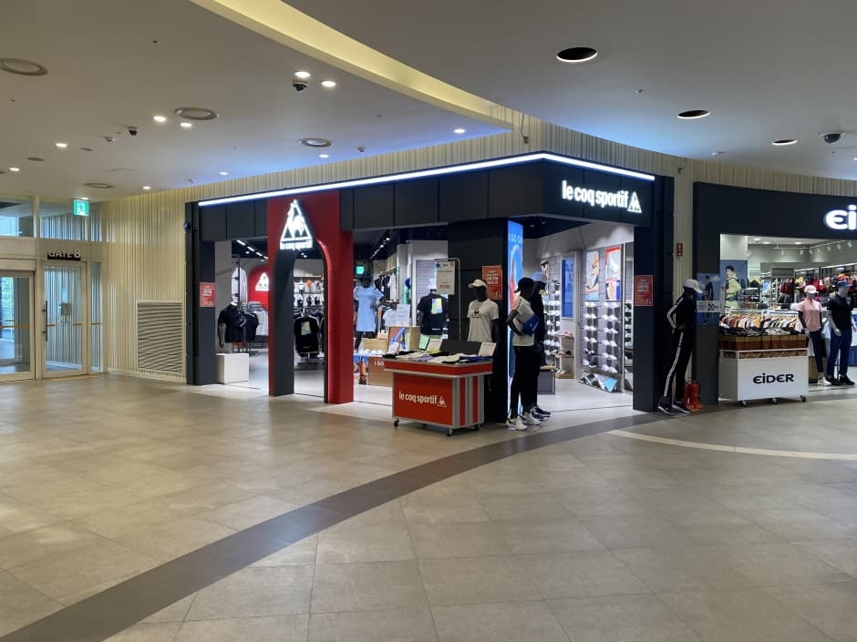 Le Coq Sportif - SQUARE1 Branch [Tax Refund Shop] (르꼬끄 스퀘어원)