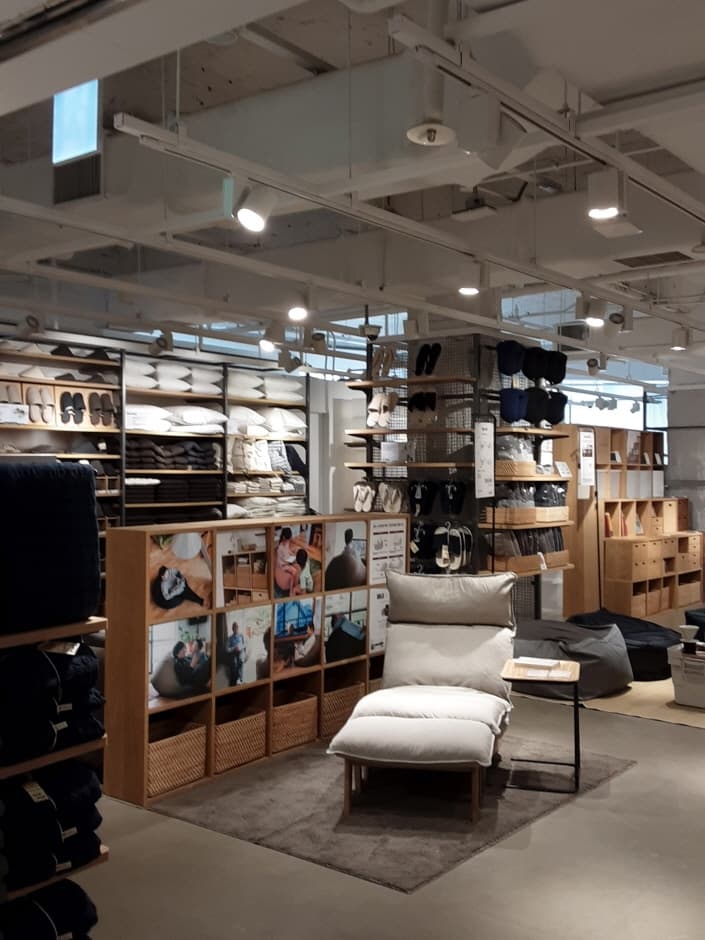 Muji - Lotte Young Plaza Branch [Tax Refund Shop] (MUJI 롯데영플라자)