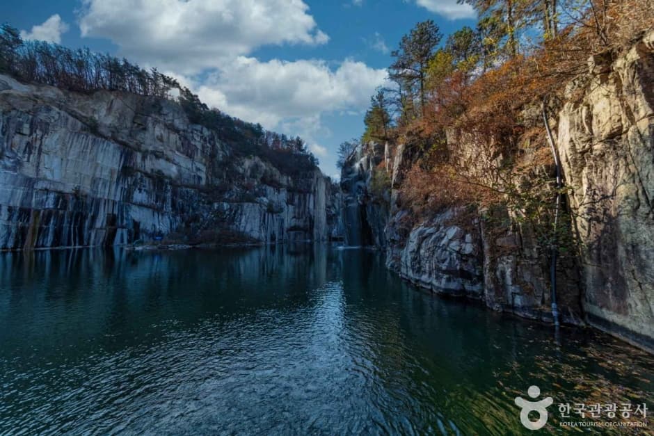 Pocheon Art Valley [Hantangang UNESCO Global Geopark] (포천아트밸리 (한탄강 유네스코 세계지질공원))