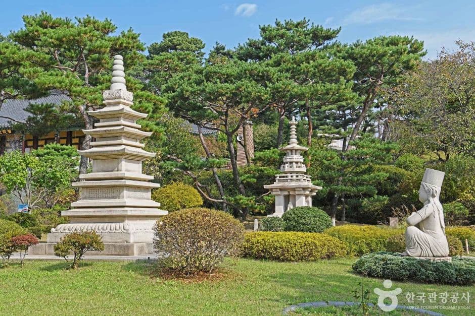 Suwon Bongnyeongsa Temple (봉녕사 (수원))
