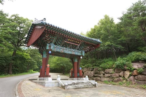 Samcheok Cheoneunsa Temple (천은사(삼척))