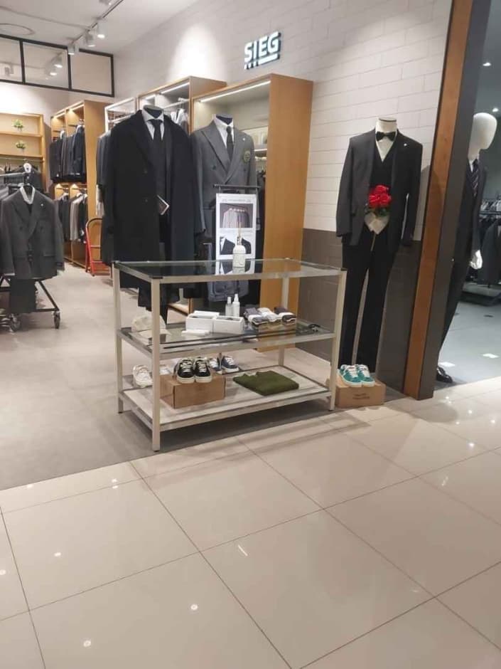 Sieg [Tax Refund Shop] (지이크)