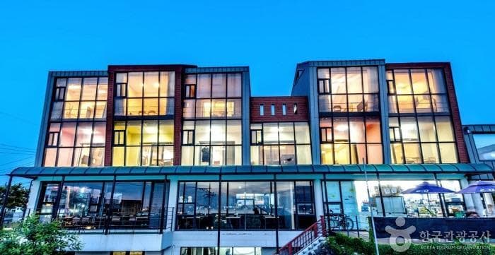 Starry Night Jeju (스테리나잇 제주)