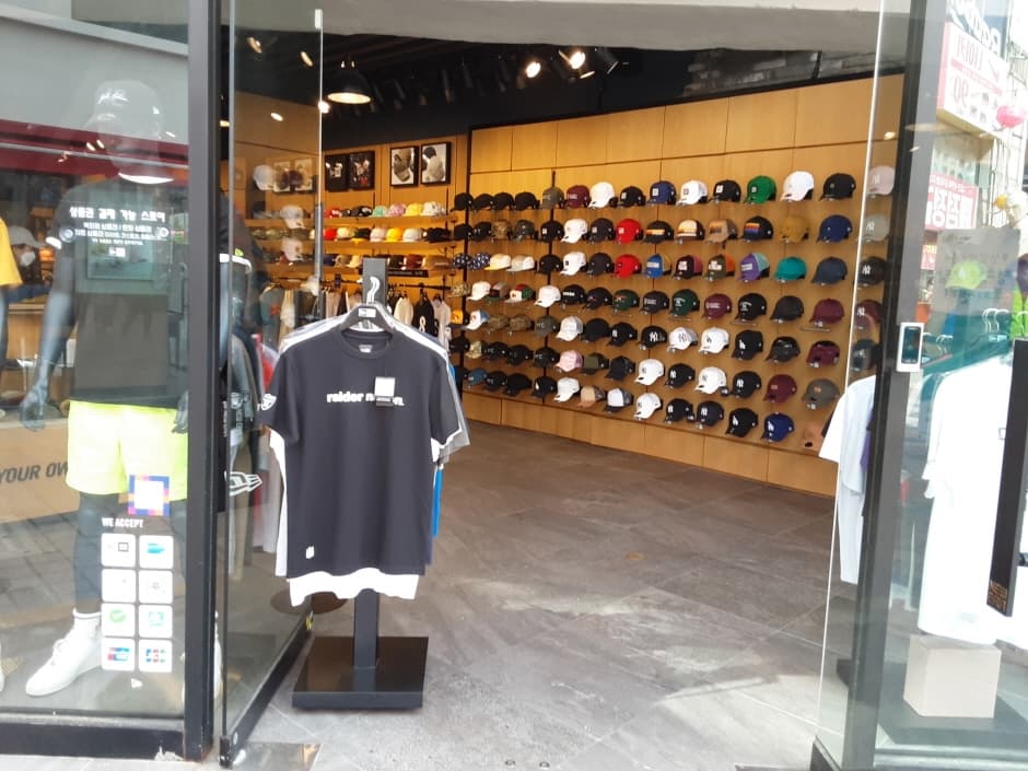 New Era - Gwangbok Branch [Tax Refund Shop] (뉴에라 광복점)