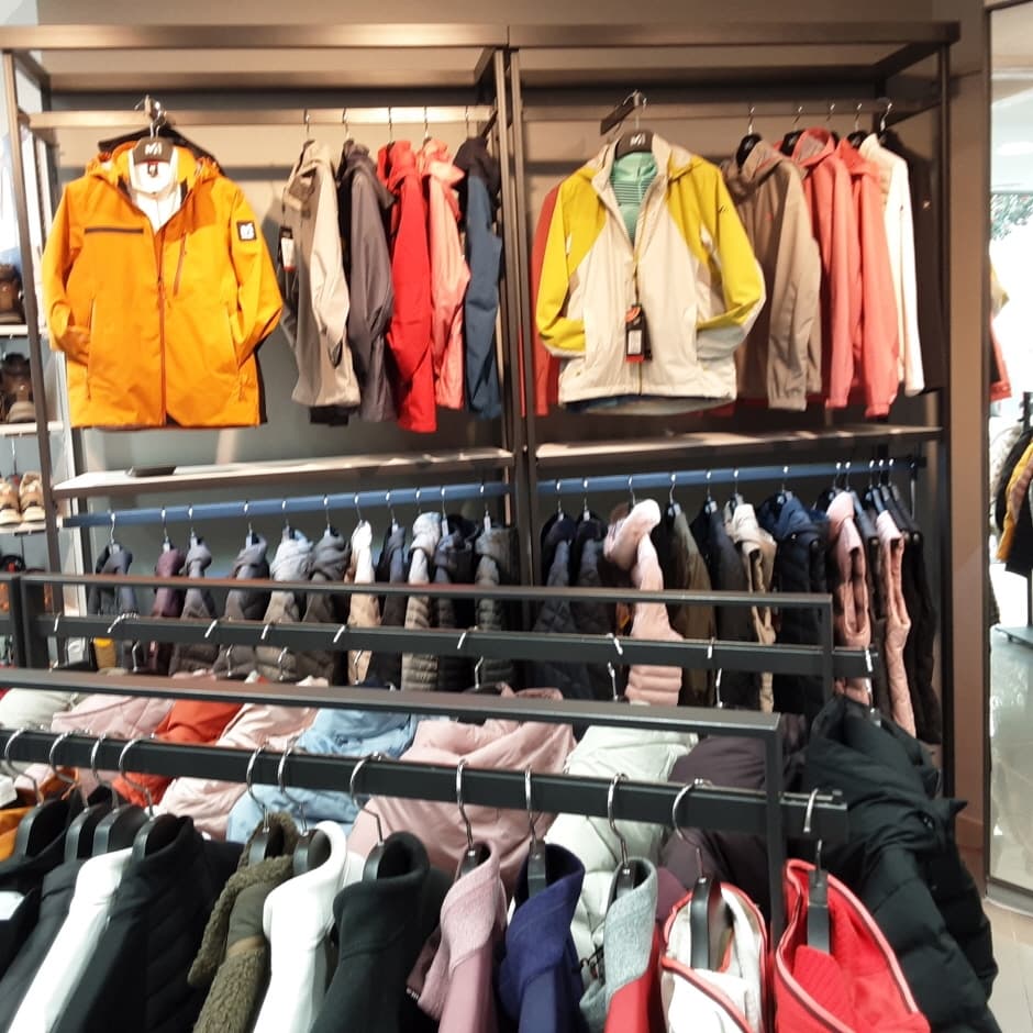 Millet - Jeju Chilseong Branch [Tax Refund Shop] (밀레 제주칠성)