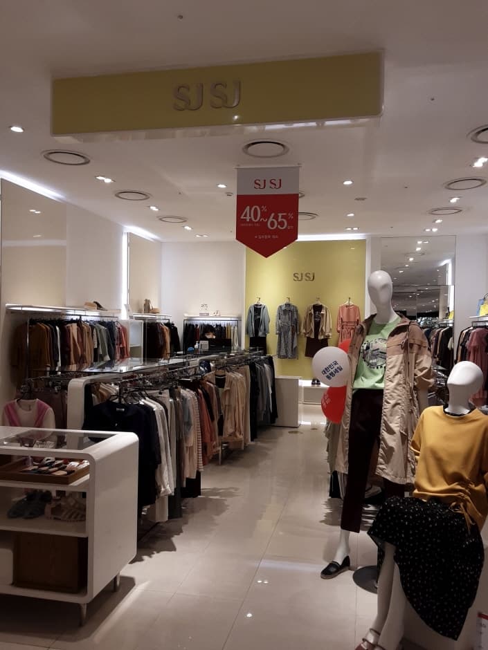 SJSJ - Lotte Seoul Station Branch [Tax Refund Shop] (롯데 서울역점(SJSJ))