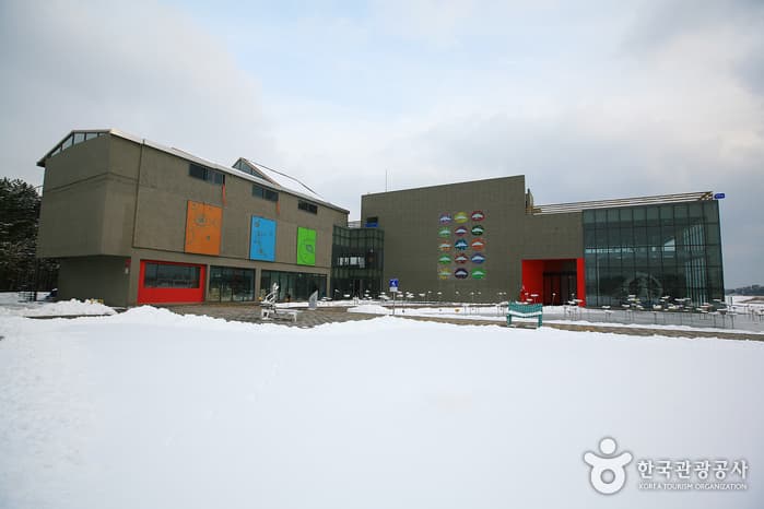 Glass Island Museum (유리섬박물관)