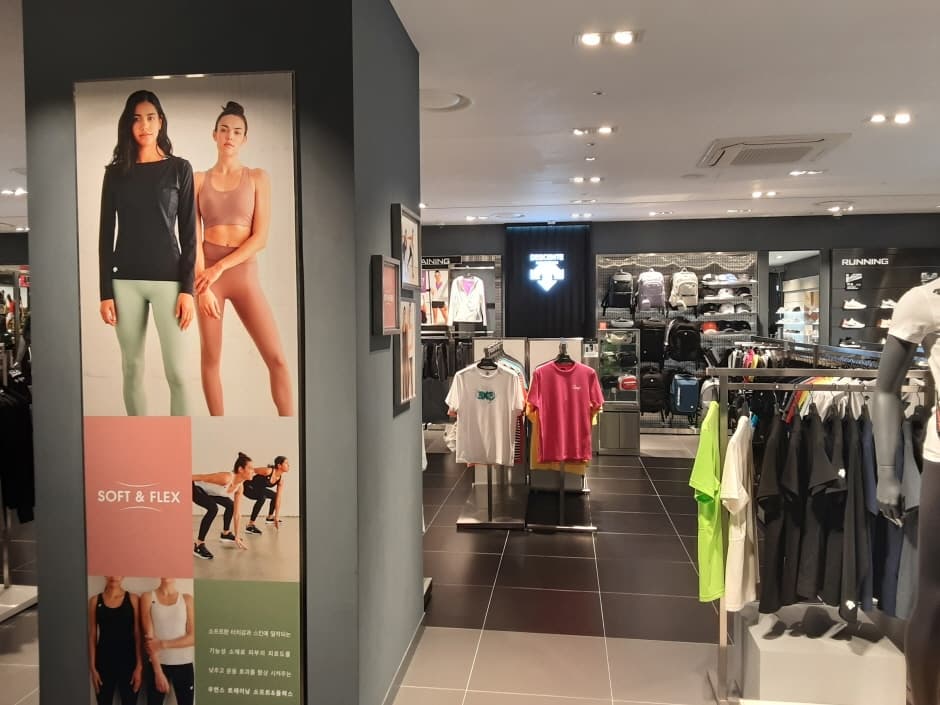 Descente - Hyundai Garden5 Branch [Tax Refund Shop] (데상트 현대가든파이브)